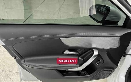 Mercedes-Benz A-Класс, 2023 год, 2 370 000 рублей, 16 фотография