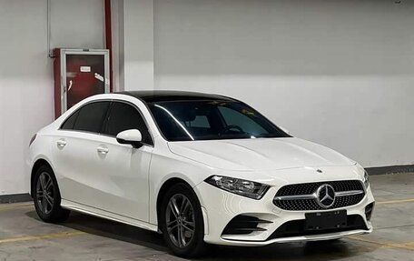 Mercedes-Benz A-Класс, 2022 год, 2 215 000 рублей, 2 фотография