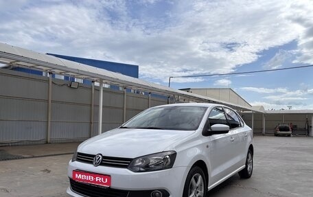 Volkswagen Polo VI (EU Market), 2014 год, 820 000 рублей, 1 фотография