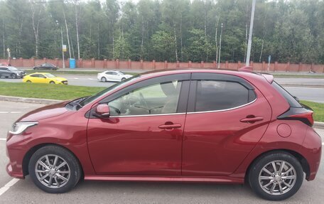 Toyota Yaris, 2021 год, 1 600 000 рублей, 3 фотография