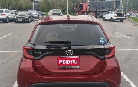 Toyota Yaris, 2021 год, 1 600 000 рублей, 4 фотография
