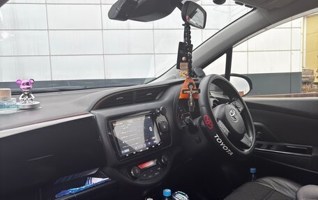 Toyota Vitz, 2018 год, 990 000 рублей, 4 фотография