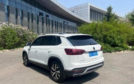 Volkswagen Touran III, 2022 год, 1 800 000 рублей, 7 фотография