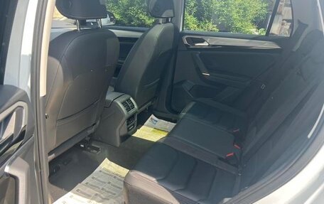 Volkswagen Touran III, 2022 год, 1 800 000 рублей, 11 фотография