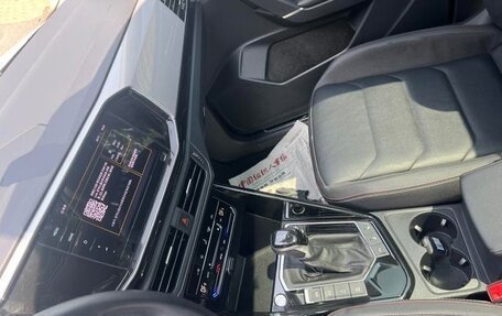 Volkswagen Touran III, 2022 год, 1 800 000 рублей, 10 фотография