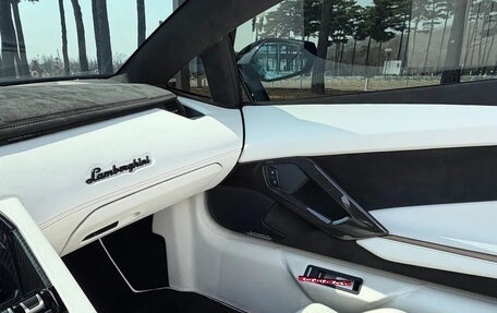 Lamborghini Aventador I рестайлинг, 2021 год, 46 000 000 рублей, 17 фотография