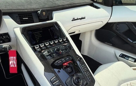 Lamborghini Aventador I рестайлинг, 2021 год, 46 000 000 рублей, 15 фотография