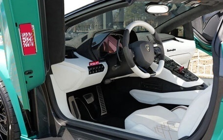 Lamborghini Aventador I рестайлинг, 2021 год, 46 000 000 рублей, 9 фотография