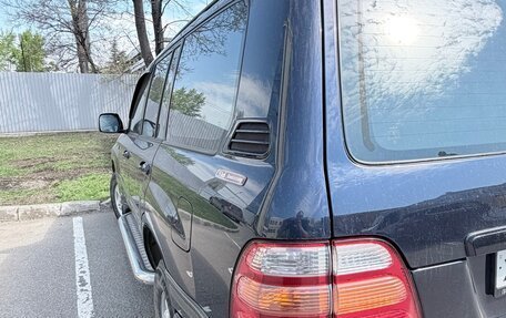 Toyota Land Cruiser 100 рестайлинг 2, 2002 год, 2 100 000 рублей, 4 фотография