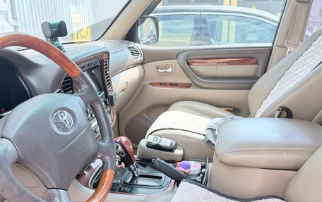 Toyota Land Cruiser 100 рестайлинг 2, 2002 год, 2 100 000 рублей, 13 фотография