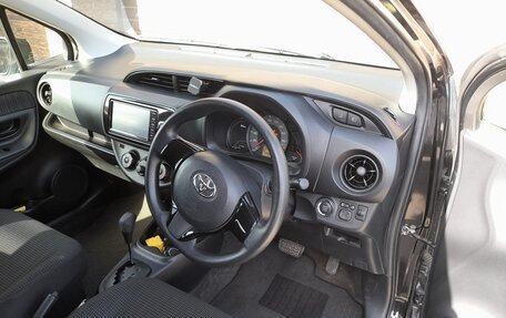 Toyota Vitz, 2019 год, 990 000 рублей, 7 фотография