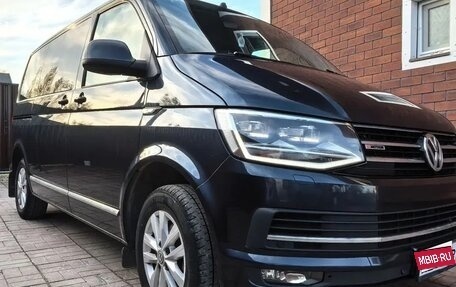 Volkswagen Caravelle T6 рестайлинг, 2017 год, 3 250 000 рублей, 1 фотография