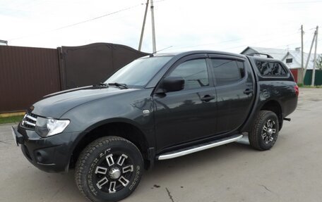 Mitsubishi L200 IV рестайлинг, 2013 год, 1 450 000 рублей, 1 фотография