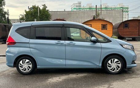 Honda Freed II, 2022 год, 1 560 000 рублей, 1 фотография