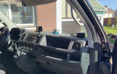 Volkswagen Caravelle T6 рестайлинг, 2017 год, 3 250 000 рублей, 7 фотография