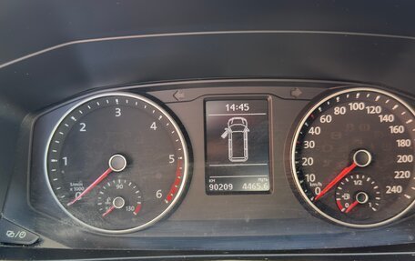 Volkswagen Caravelle T6 рестайлинг, 2017 год, 3 250 000 рублей, 13 фотография