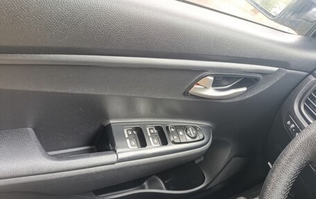 KIA Rio IV, 2019 год, 870 000 рублей, 11 фотография