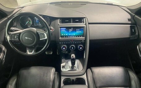 Jaguar E-Pace, 2018 год, 3 399 800 рублей, 10 фотография