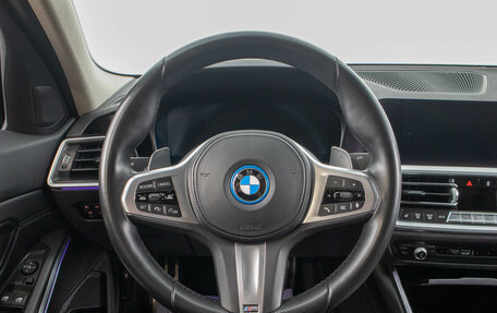 BMW 3 серия, 2019 год, 4 249 000 рублей, 15 фотография