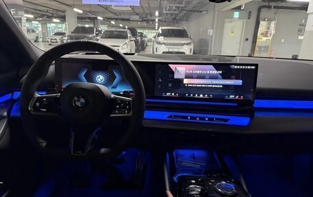 BMW 5 серия, 2025 год, 7 560 750 рублей, 8 фотография