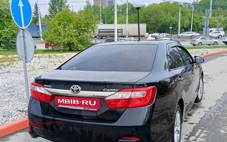 Toyota Camry, 2014 год, 1 900 000 рублей, 2 фотография