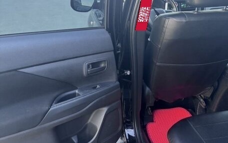Mitsubishi Outlander III рестайлинг 3, 2014 год, 1 600 000 рублей, 5 фотография