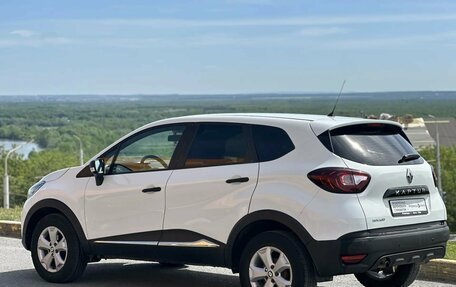 Renault Kaptur I рестайлинг, 2018 год, 945 000 рублей, 4 фотография