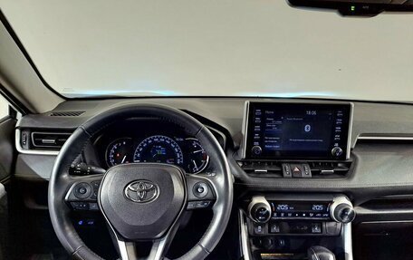 Toyota RAV4, 2020 год, 3 190 000 рублей, 9 фотография