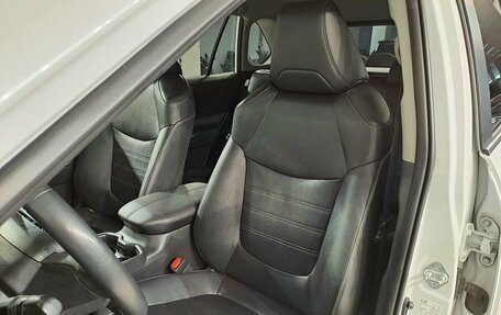 Toyota RAV4, 2020 год, 3 190 000 рублей, 13 фотография