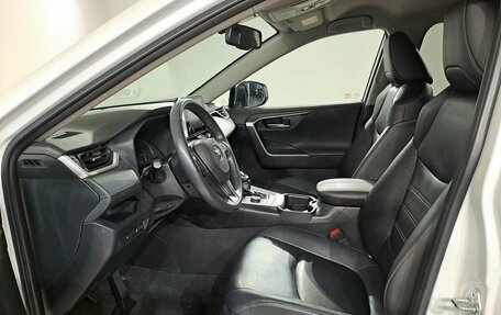 Toyota RAV4, 2020 год, 3 190 000 рублей, 14 фотография