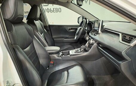 Toyota RAV4, 2020 год, 3 190 000 рублей, 17 фотография