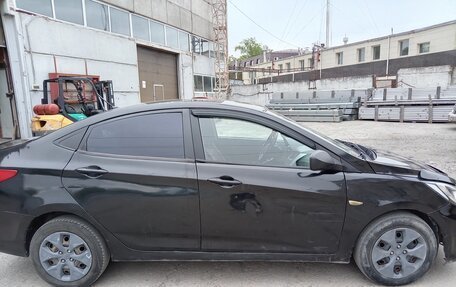 Hyundai Solaris II рестайлинг, 2011 год, 350 000 рублей, 2 фотография