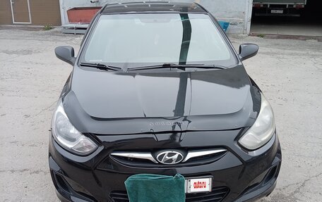 Hyundai Solaris II рестайлинг, 2011 год, 350 000 рублей, 5 фотография