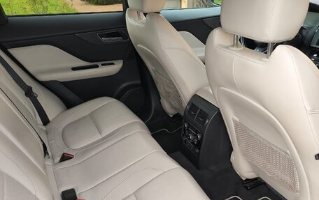 Jaguar F-Pace, 2016 год, 2 950 000 рублей, 14 фотография