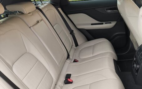 Jaguar F-Pace, 2016 год, 2 950 000 рублей, 16 фотография