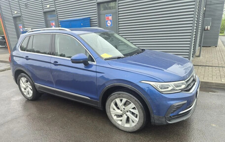 Volkswagen Tiguan II, 2021 год, 3 950 000 рублей, 6 фотография