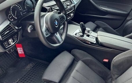 BMW 5 серия, 2018 год, 2 990 000 рублей, 9 фотография