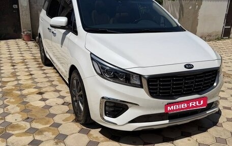 KIA Carnival III, 2019 год, 1 850 000 рублей, 3 фотография