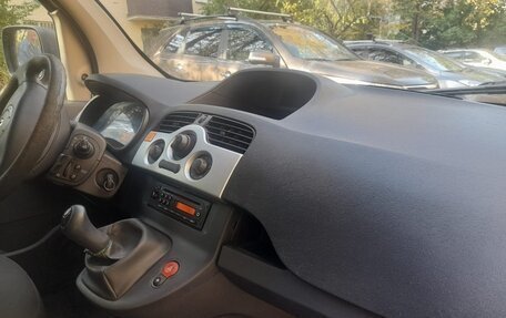Renault Kangoo II рестайлинг, 2012 год, 505 000 рублей, 10 фотография