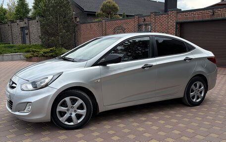 Hyundai Solaris II рестайлинг, 2011 год, 610 000 рублей, 6 фотография