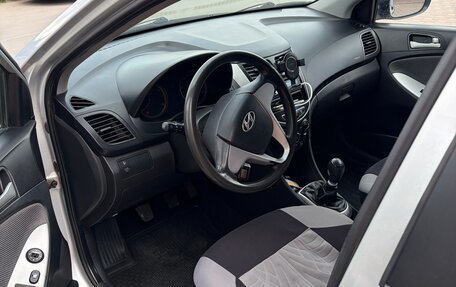Hyundai Solaris II рестайлинг, 2011 год, 610 000 рублей, 7 фотография