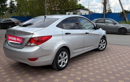 Hyundai Solaris II рестайлинг, 2011 год, 610 000 рублей, 3 фотография