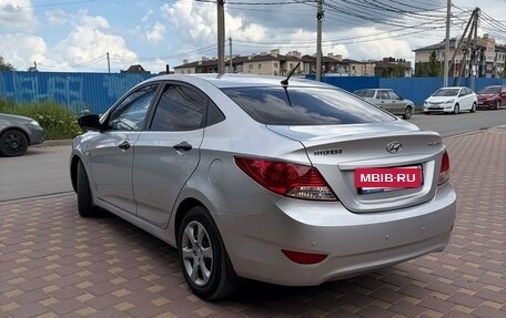 Hyundai Solaris II рестайлинг, 2011 год, 610 000 рублей, 4 фотография