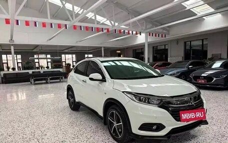 Honda Vezel, 2021 год, 1 350 001 рублей, 3 фотография