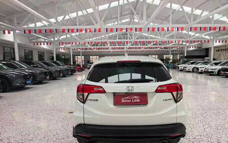Honda Vezel, 2021 год, 1 350 001 рублей, 6 фотография