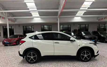 Honda Vezel, 2021 год, 1 350 001 рублей, 8 фотография
