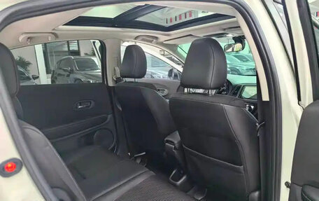 Honda Vezel, 2021 год, 1 350 001 рублей, 11 фотография