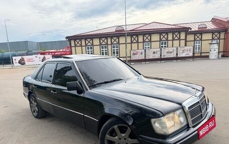 Mercedes-Benz W124, 1992 год, 329 000 рублей, 1 фотография