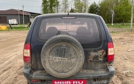 Chevrolet Niva I рестайлинг, 2004 год, 140 000 рублей, 3 фотография