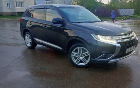 Mitsubishi Outlander III рестайлинг 3, 2016 год, 1 780 000 рублей, 2 фотография